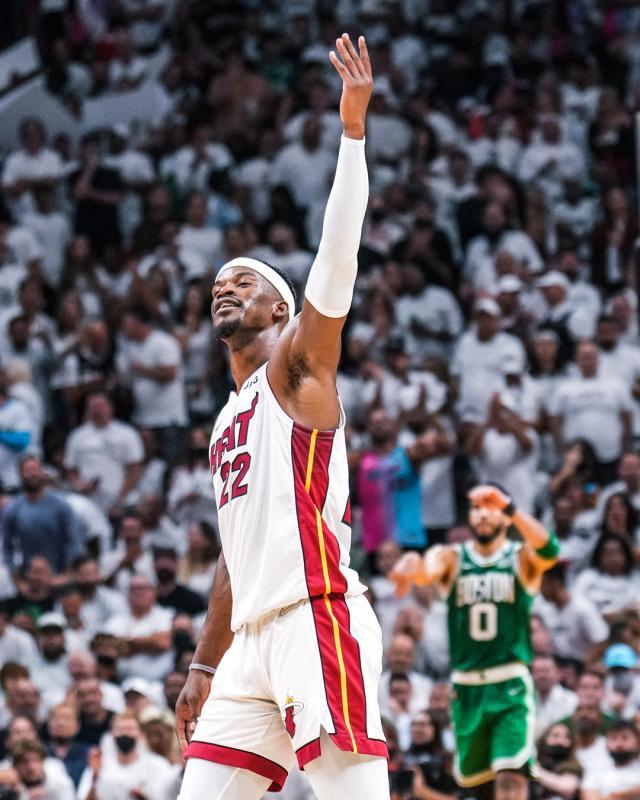 九游正版官网-41分9板5助攻4抢断3封盖 巴特勒攻防全能主宰G1