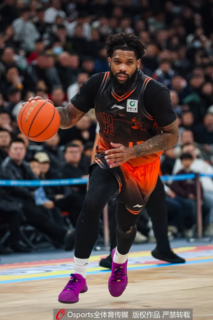 九游官方服务-数据封神！鲍威尔37分钟等效数据碾压布朗，邱彪该解锁王牌了|浙江广厦|德雷克·鲍威尔|体育数据分析|诺曼·鲍威尔|山东男篮_新浪体育_新浪新闻
